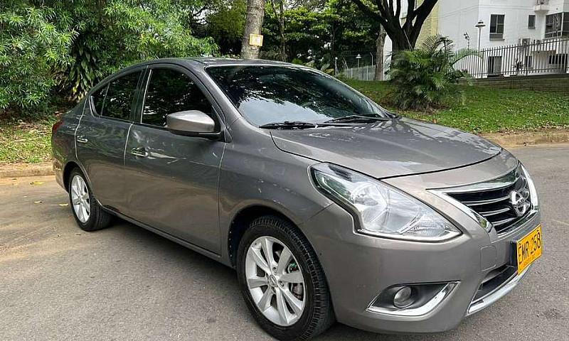 Nissan Versa Advance...