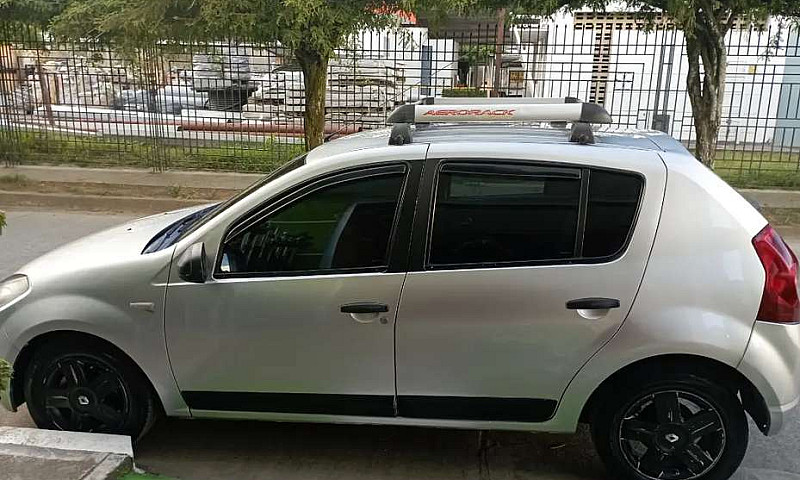 Renault Sandero 2009...