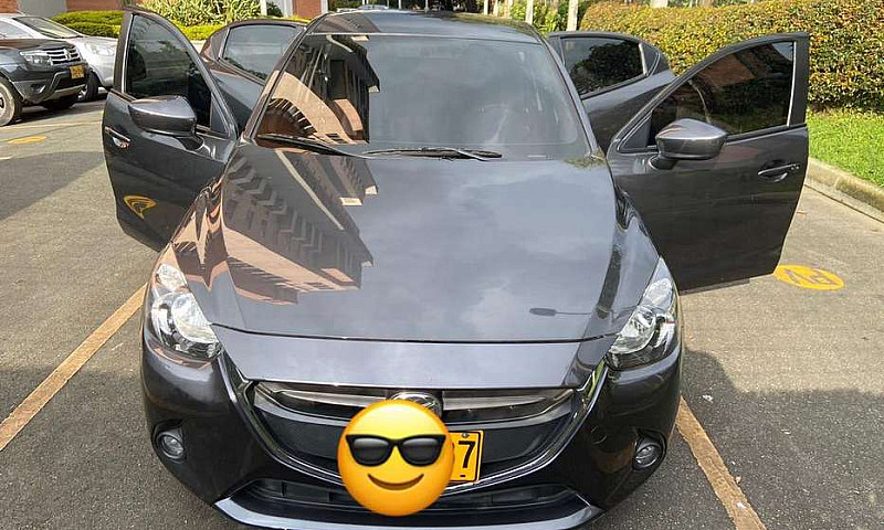 Se Vende Mazda 2 Tou...