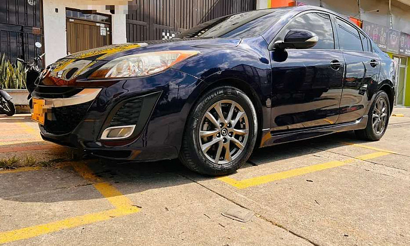 Mazda 3 2012 
Placas...