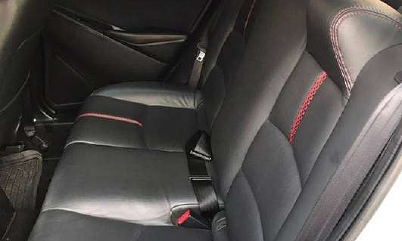 Vendo Mazda 2016 Pap...
