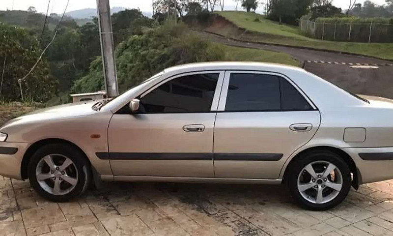 Mazda Milenio...