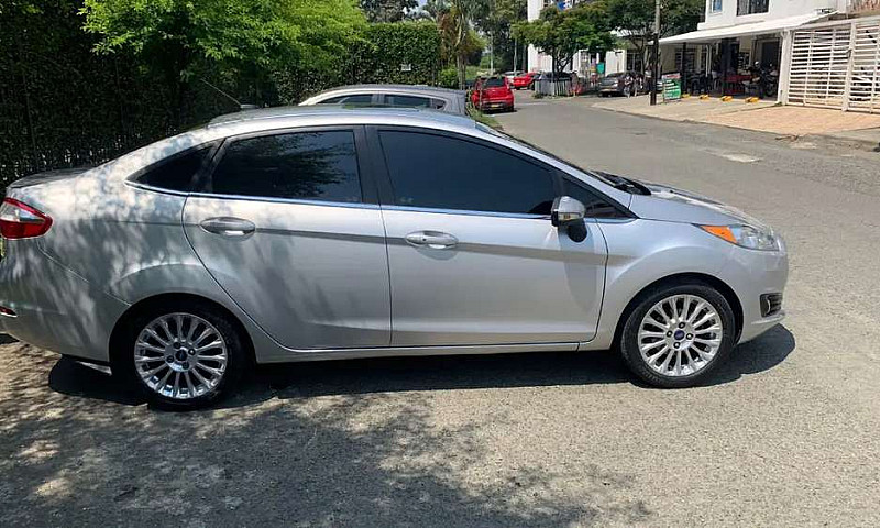 Fiesta Full Titanium...