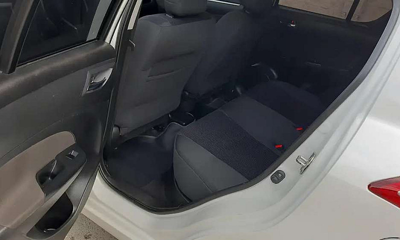 Suzuki Swift Live  2...