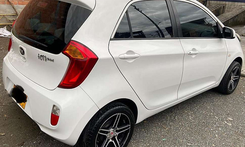 Impecable Picanto Io...