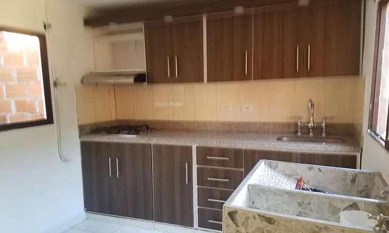 Arriendo Hermoso Cas...