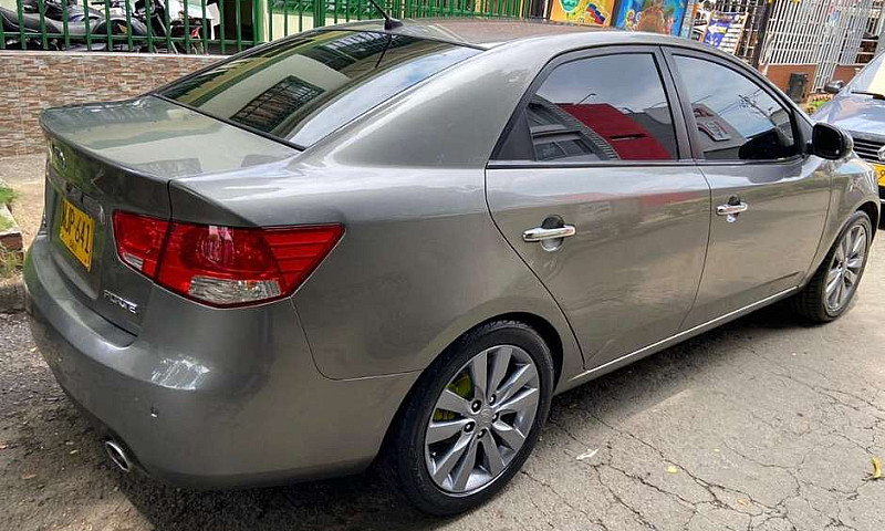 Se Vende Kia Cerato ...