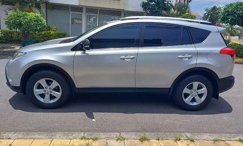 Vendo Toyota Rav4 Mo...