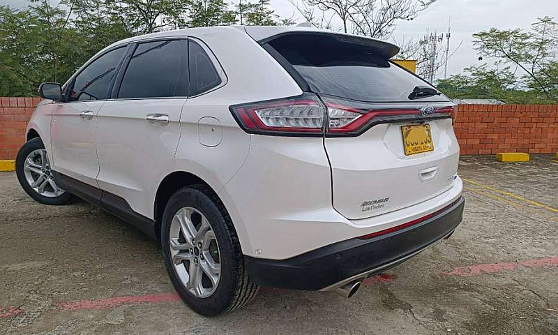 Ford Edge Titanium...