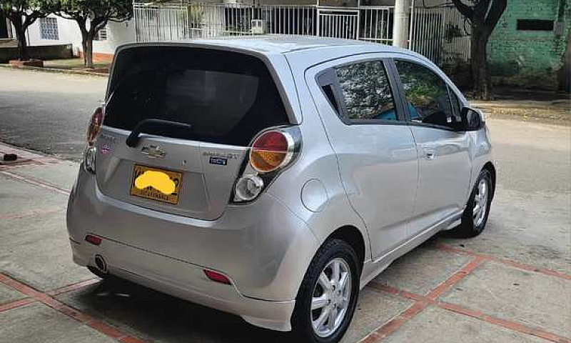 Vendo Spark Gt 2012...