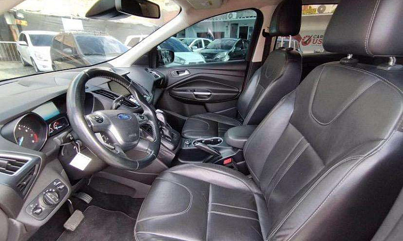 Ford Escape Titanium...