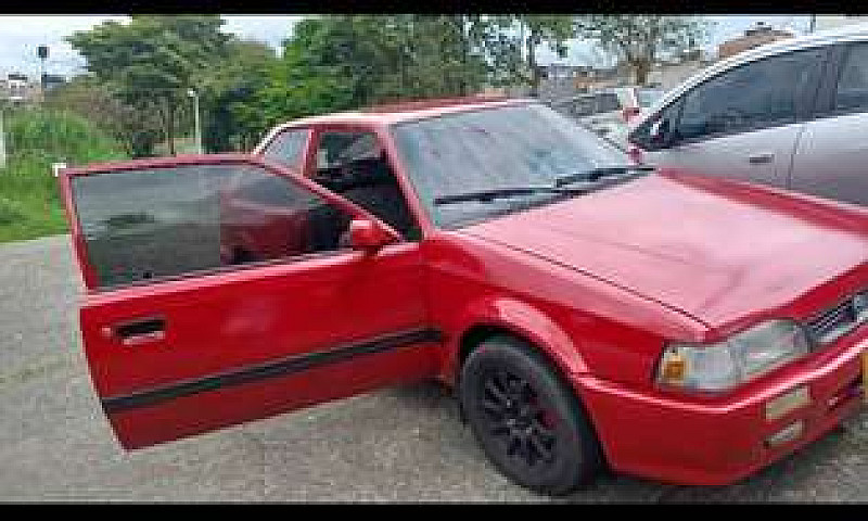 Se Vende Mazda 323 C...