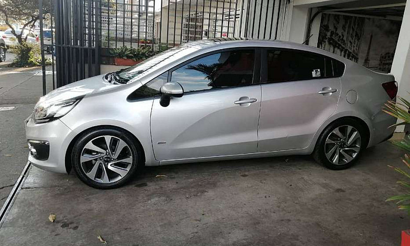 Kia Rio R Modelo 201...