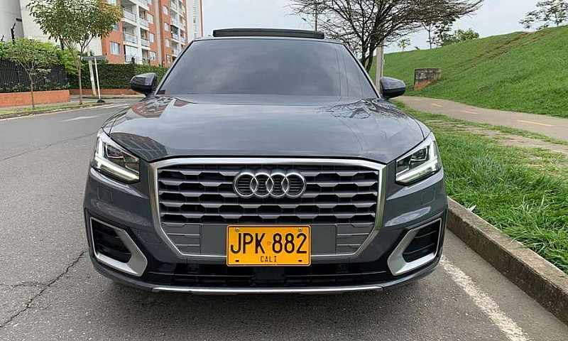 Vendo Audi Q2  Model...