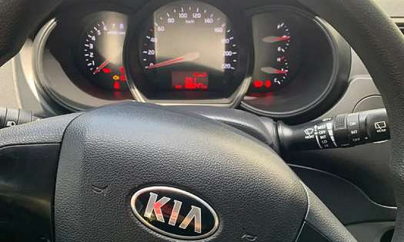 Kia Rio Spice Como N...