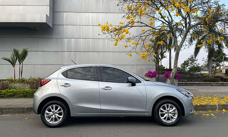 Mazda 2 Touring 2018...