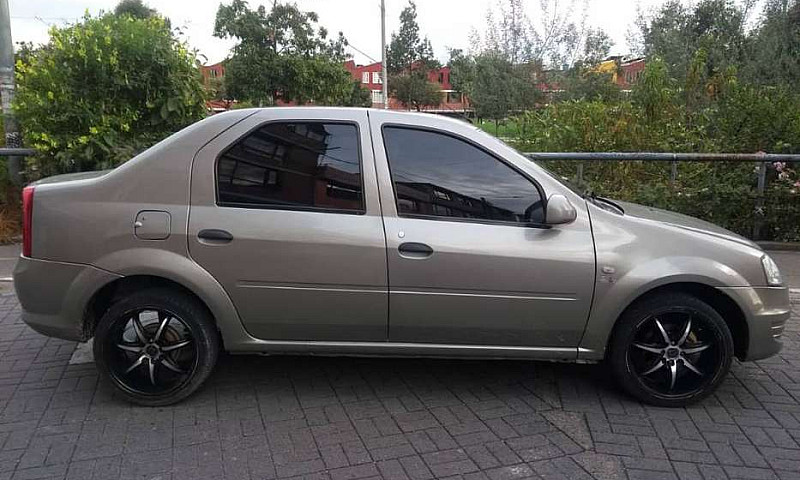 Renault Logan 2012...