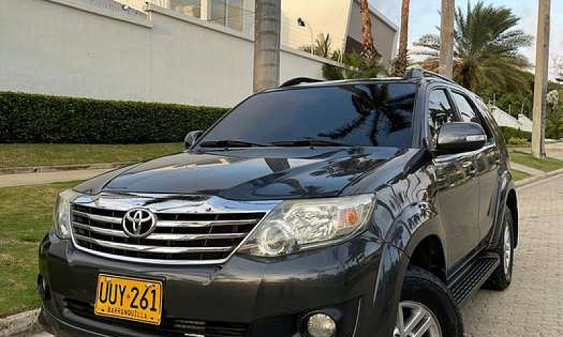 Toyota Fortuner Urba...