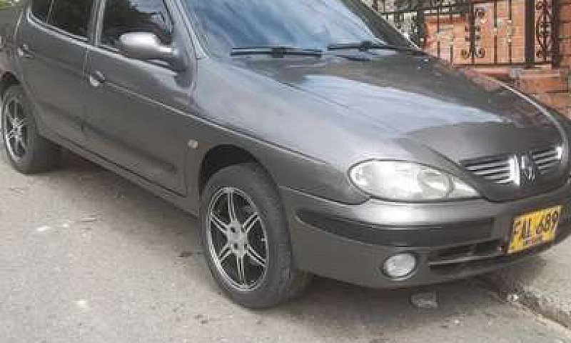 Se Vende Megane 2003...