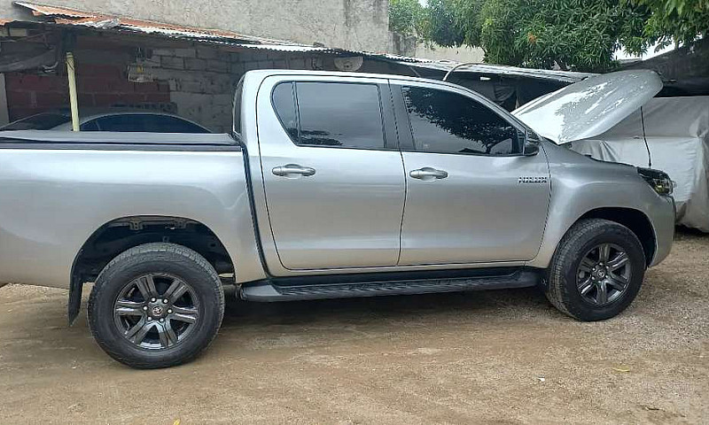 Toyota Hilux...