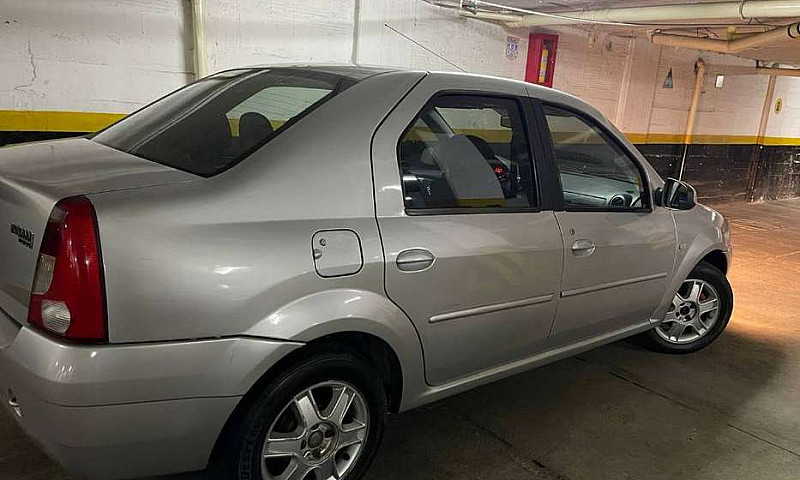 Hermoso Renault Loga...