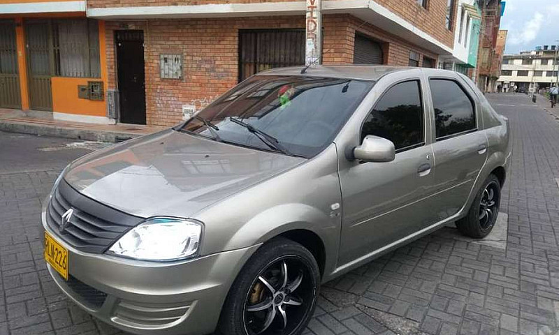 Renault Logan 2012...