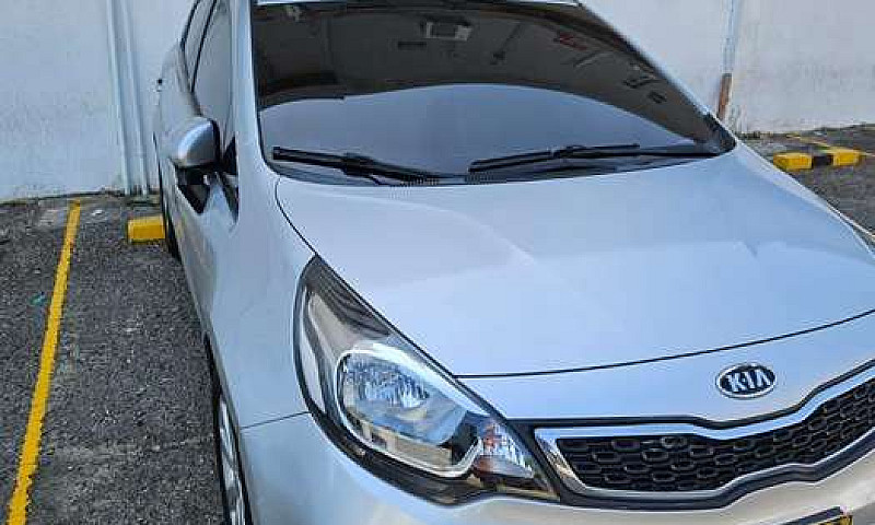Kia Rio 2013 Automat...