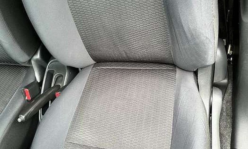 Nissan March 2013...