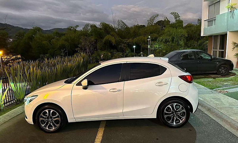 Vendo Mazda 2 Grand ...