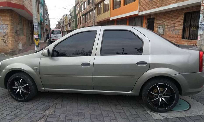 Renault Logan 2012...