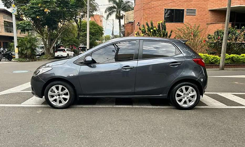 Mazda 2 Hb 2010 Mt 1...