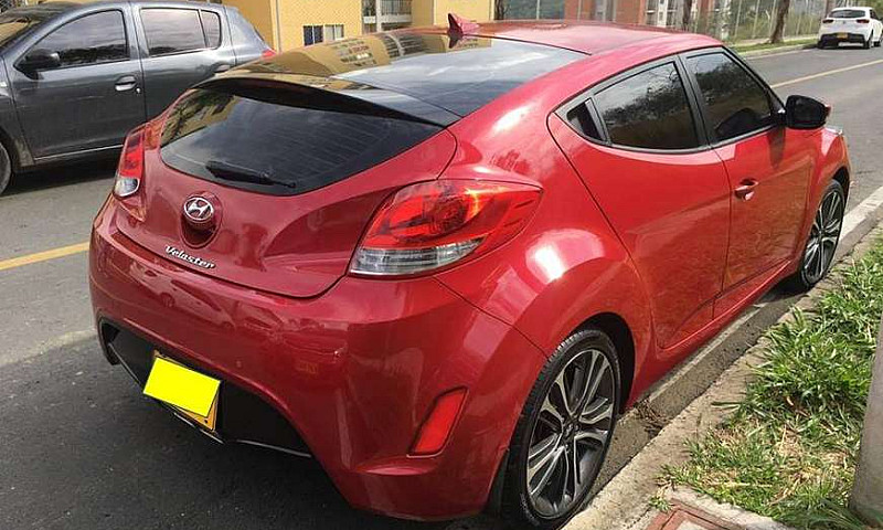 Hyundai Veloster Pre...