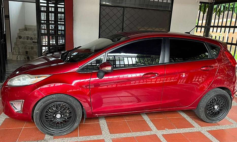 Ford Fiesta Titanium...