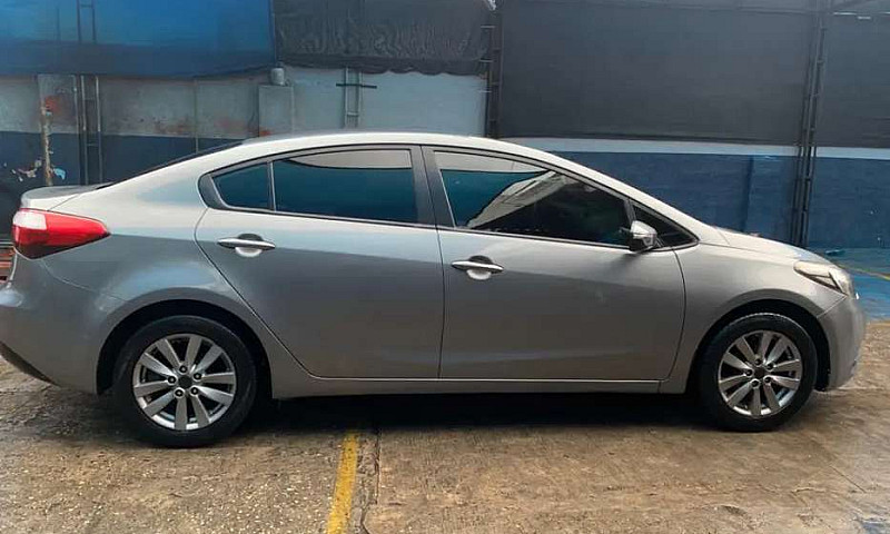 Kia Cerato Forte 201...