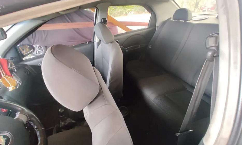 Vendo Automóvil Chev...