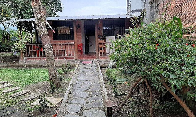 Vendo Casa-Parcela...