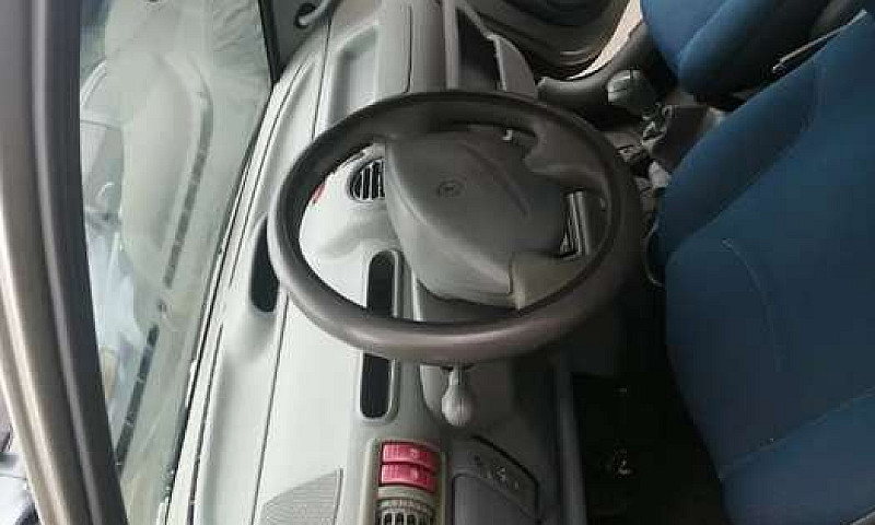 Vendo Twingo 2006...