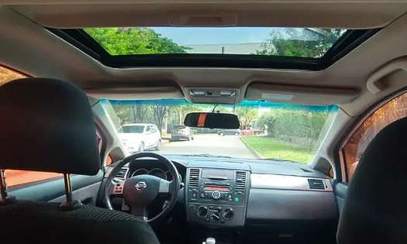 Nissan Tiida Premium...