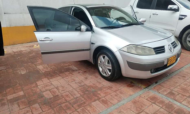 Vendo Renault Megane...