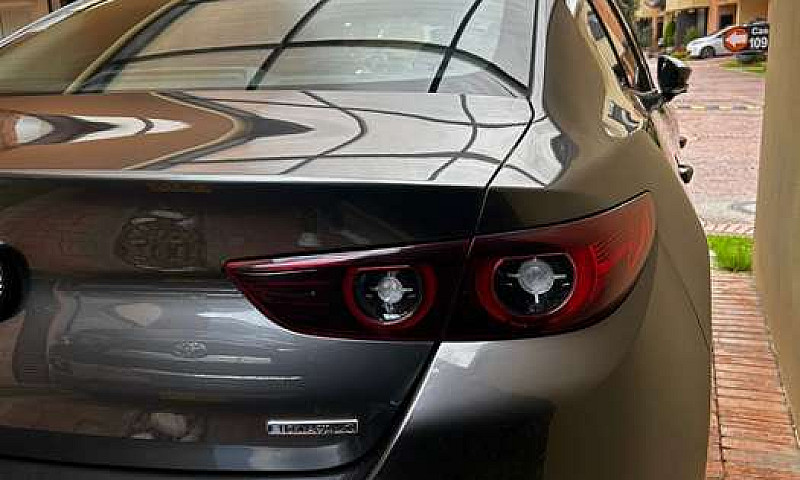 Mazda 3 Hibrido Gran...