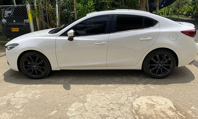 Vendo Mazda 3 Gran T...