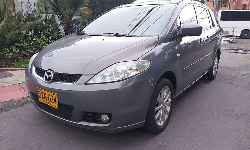 Camioneta Mazda 5...