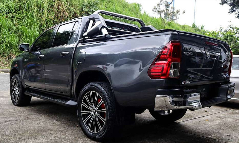 Toyota Hilux Mt Td 4...