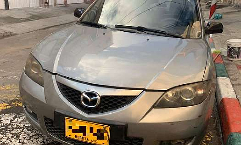 Se Vende Carro Mazda...