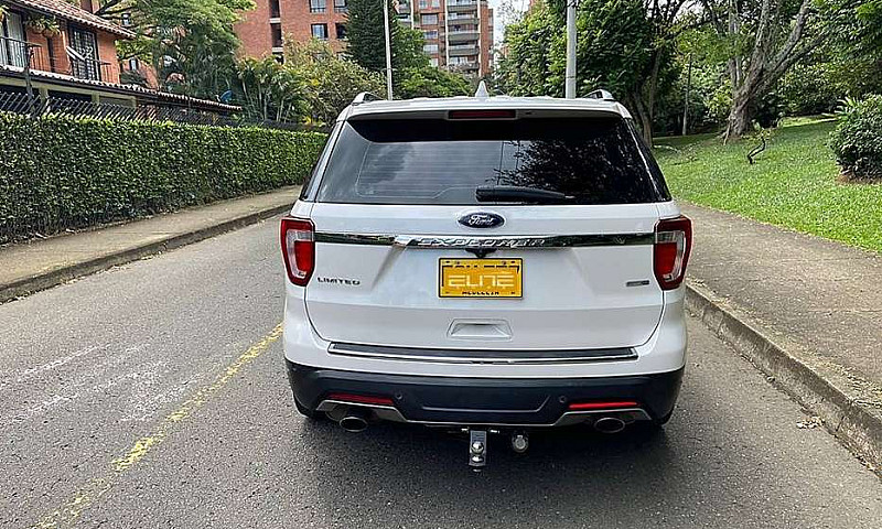 Ford Explorer Limite...