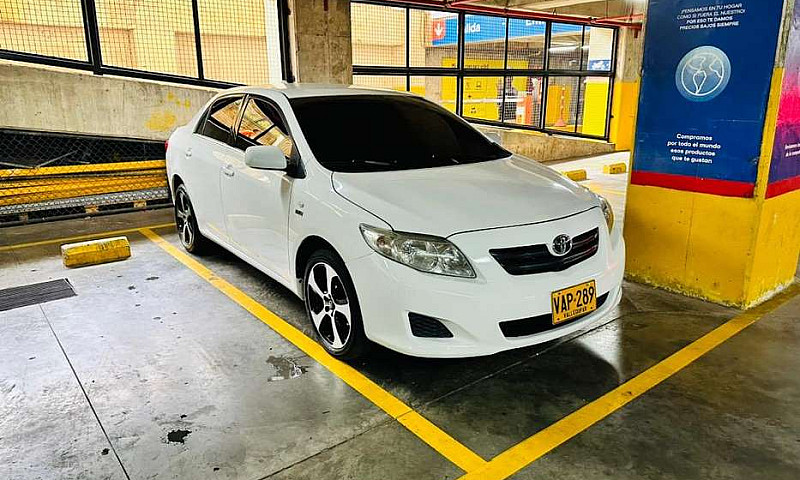 Vendo Toyota Corolla...