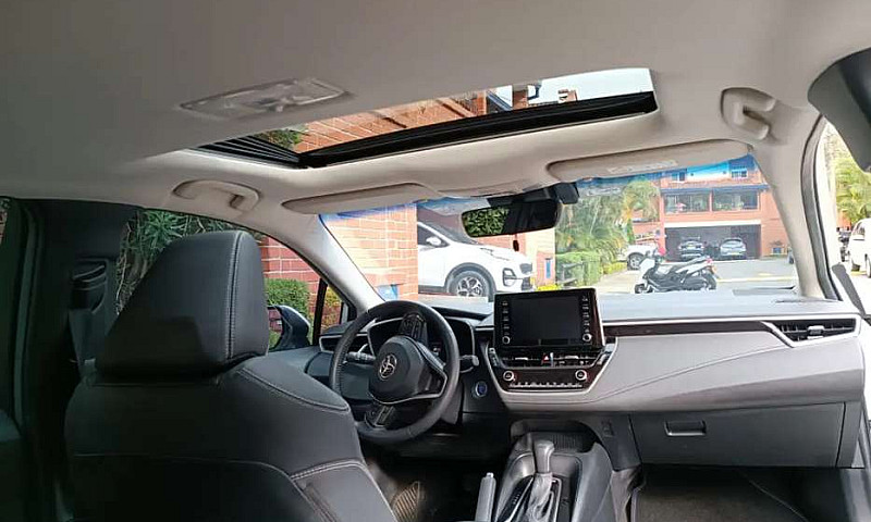 Vendo Toyota Corolla...