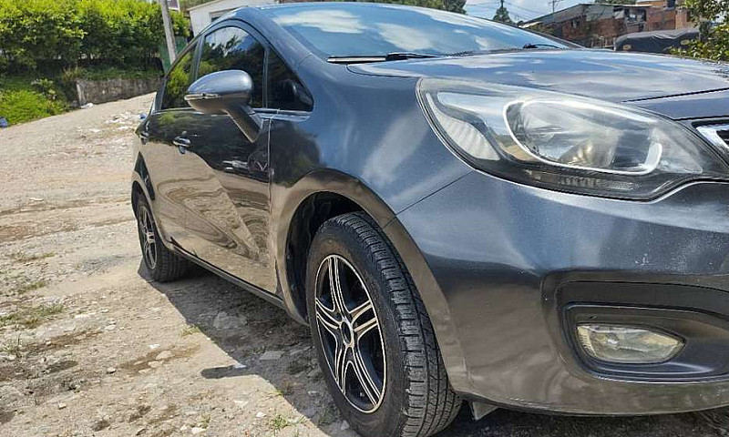 Kia Rio 2013...