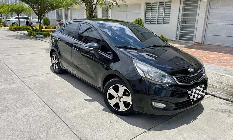 Vendo Kia Rio 2014, ...