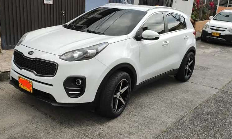 Vende Kia Sportage...